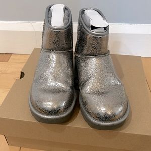 UGG - Metalic Boot - Sz 7 - EU 38